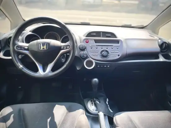 HONDA-FIT-2010