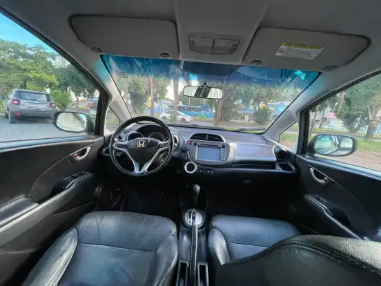 HONDA-FIT-2010