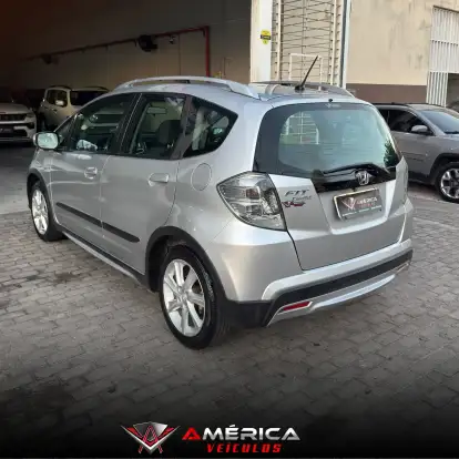 HONDA-FIT-2012