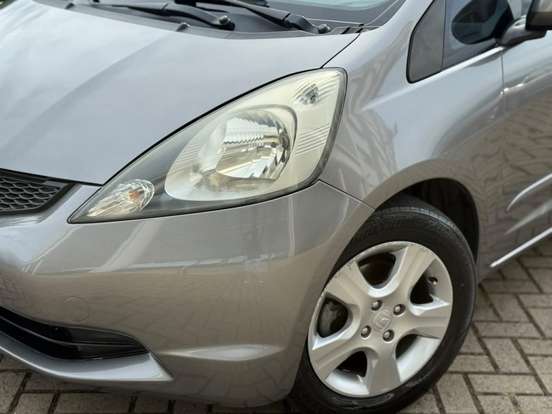 HONDA-FIT-2010