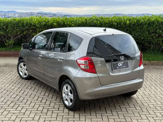 HONDA-FIT-2010