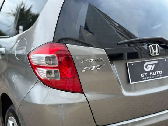HONDA-FIT-2010