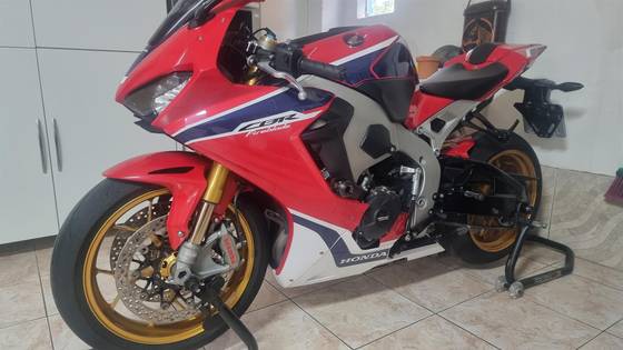 HONDA CBR 1000RR FIREBLADE 