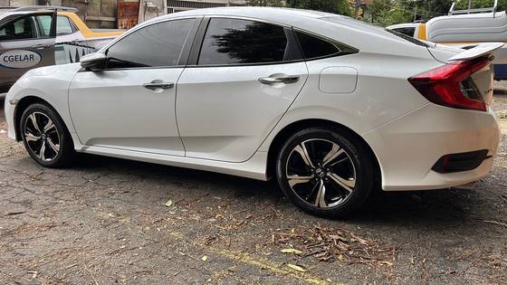 HONDA CIVIC 1.5 16V TURBO GASOLINA TOURING 4P CVT