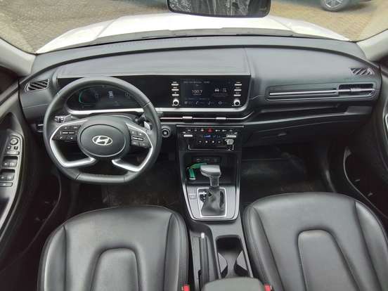 HYUNDAI-CRETA-2025