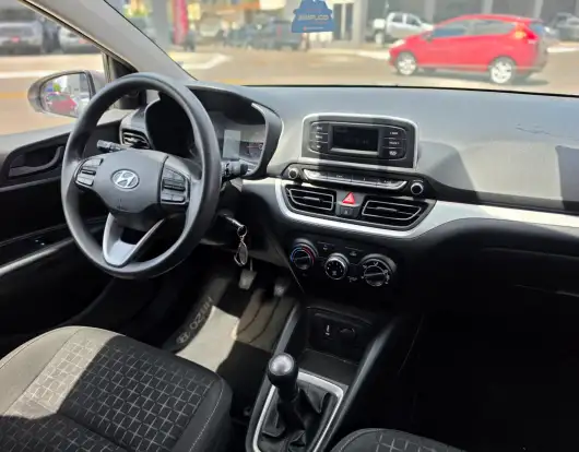 HYUNDAI-HB20-2023