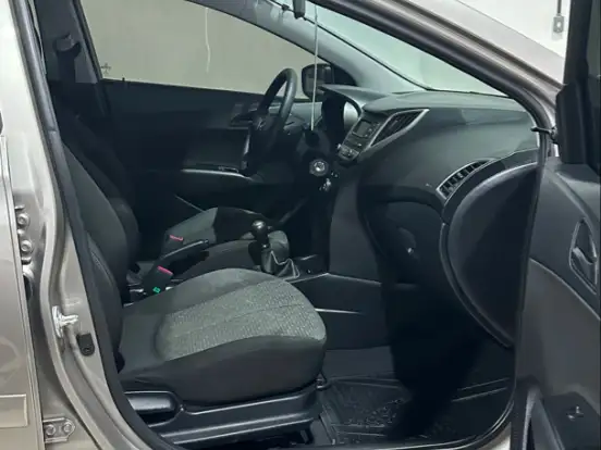 HYUNDAI-HB20-1.0 COMFORT 12V FLEX 4P MANUAL HYUNDAI-HB20-2018