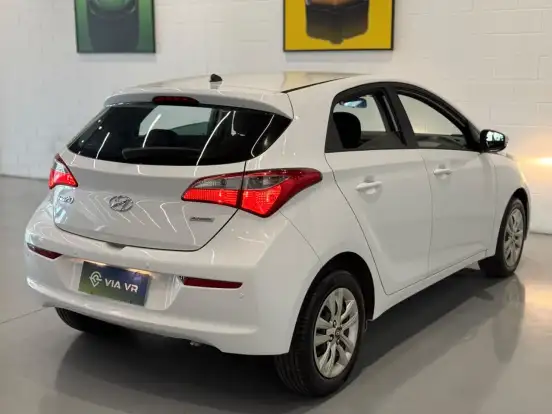 HYUNDAI-HB20-2017