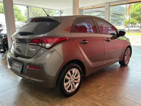 HYUNDAI-HB20-1.6 COMFORT PLUS 16V FLEX 4P AUTOMÁTICO HYUNDAI-HB20-2018