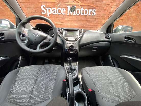 HYUNDAI-HB20-1.0 COMFORT 12V FLEX 4P MANUAL HYUNDAI-HB20-2016