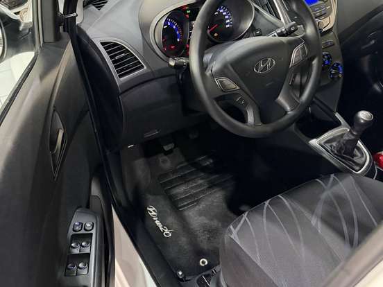 HYUNDAI-HB20-1.0 COMFORT STYLE 12V FLEX 4P MANUAL HYUNDAI-HB20-2015