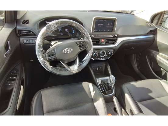 HYUNDAI-HB20-2025