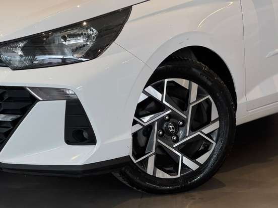 HYUNDAI-HB20-2023