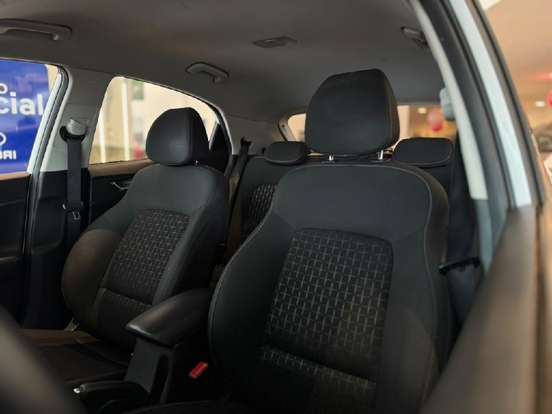 HYUNDAI-HB20-2023