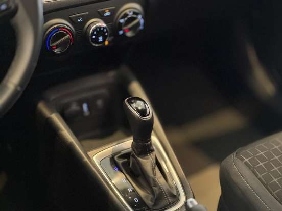 HYUNDAI-HB20-2023