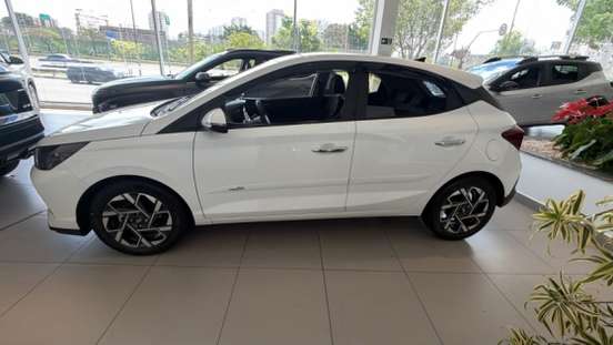 HYUNDAI-HB20-2023