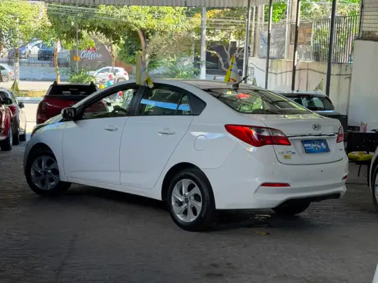HYUNDAI-HB20S-1.6 COMFORT PLUS 16V FLEX 4P AUTOMÁTICO HYUNDAI-HB20S-2016