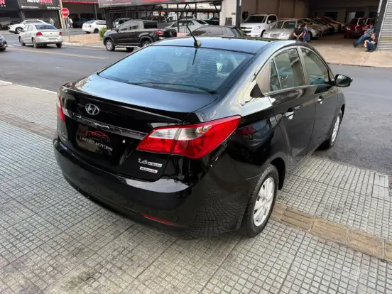 HYUNDAI-HB20S-2015