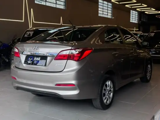 HYUNDAI-HB20S-1.6 COMFORT PLUS 16V FLEX 4P AUTOMÁTICO HYUNDAI-HB20S-2017