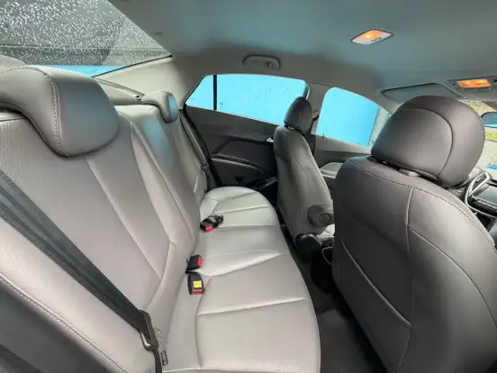 HYUNDAI-HB20S-1.6 PREMIUM 16V FLEX 4P AUTOMÁTICO HYUNDAI-HB20S-2018