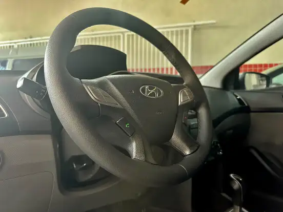 HYUNDAI-HB20S-2013