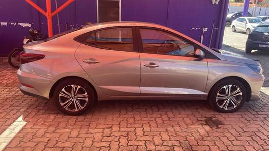 HYUNDAI-HB20S-2024
