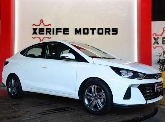 HYUNDAI-HB20S-2024