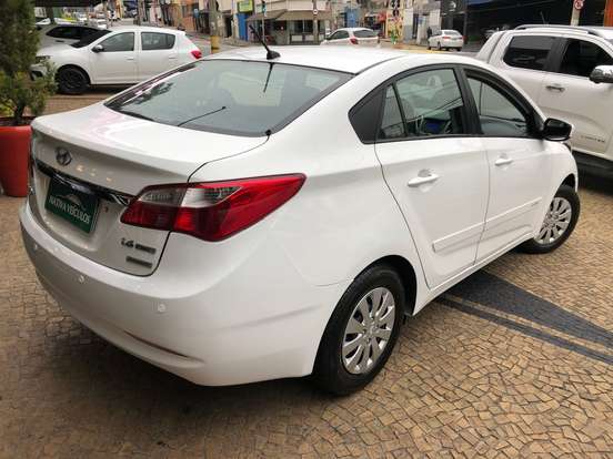 HYUNDAI-HB20S-2015