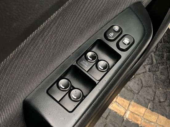 HYUNDAI-HB20S-1.6 COMFORT PLUS 16V FLEX 4P AUTOMÁTICO HYUNDAI-HB20S-2015