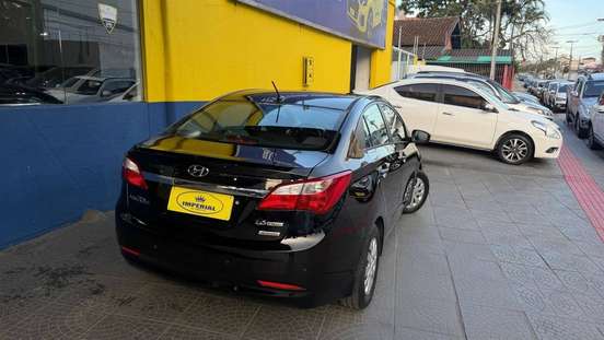 HYUNDAI-HB20S-2015