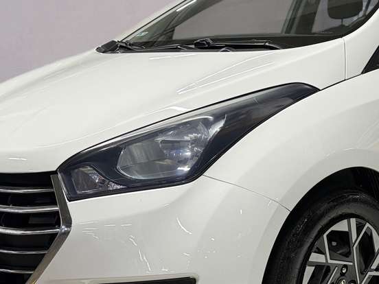 HYUNDAI-HB20S-2015