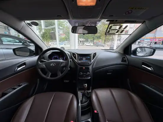 HYUNDAI-HB20X-1.6 16V PREMIUM FLEX 4P AUTOMÁTICO HYUNDAI-HB20X-2017