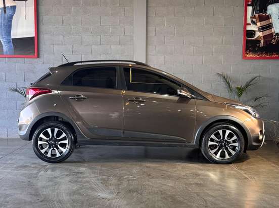HYUNDAI-HB20X-2018
