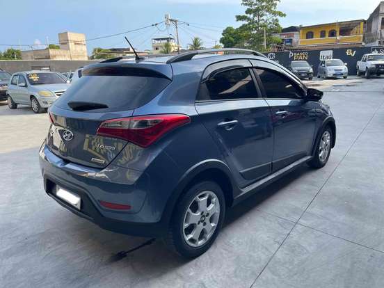 HYUNDAI-HB20X-2015