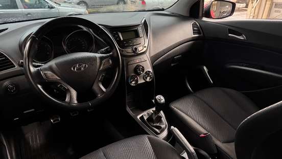 HYUNDAI-HB20X-2013