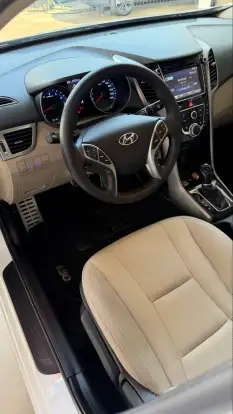 HYUNDAI-I30-1.8 MPI 16V GASOLINA 4P AUTOMATICO HYUNDAI-I30-2015