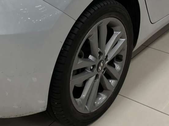 HYUNDAI-I30-2015