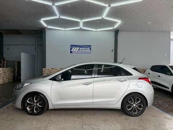 HYUNDAI-I30-1.8 MPI 16V GASOLINA 4P AUTOMATICO HYUNDAI-I30-2013
