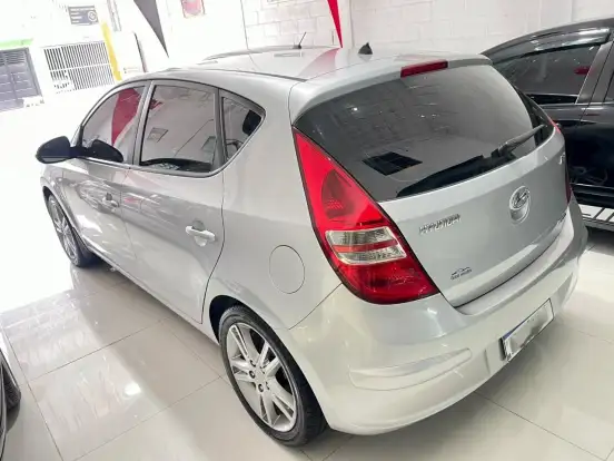 HYUNDAI-I30-2010