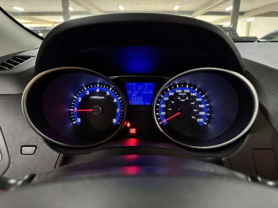 HYUNDAI-IX35-2012