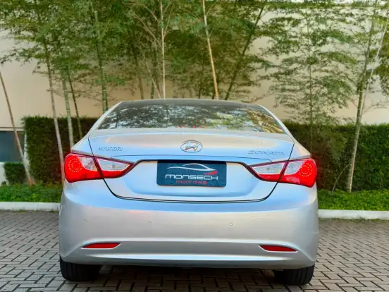HYUNDAI-SONATA-2011
