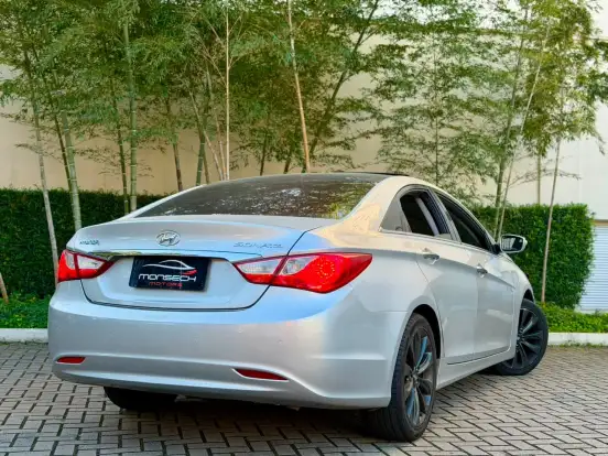 HYUNDAI-SONATA-2011