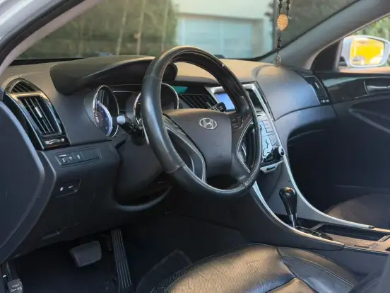 HYUNDAI-SONATA-2011