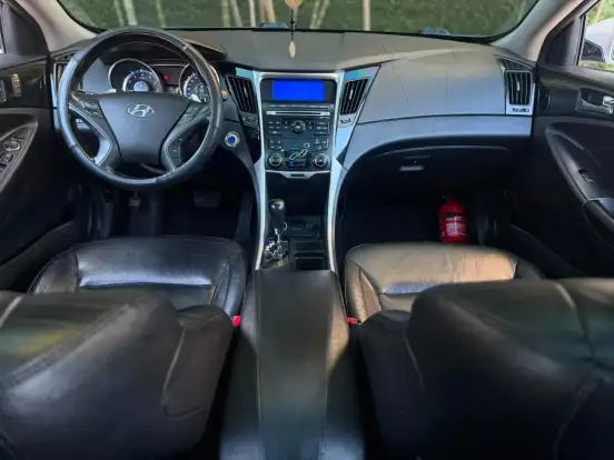 HYUNDAI-SONATA-2011