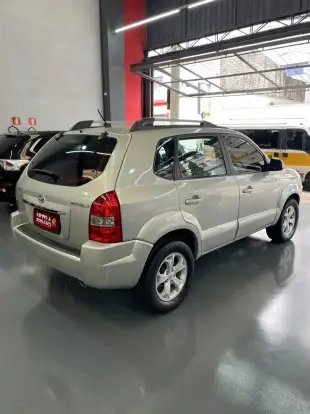 HYUNDAI-TUCSON-2012