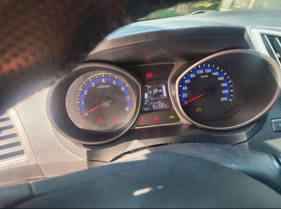HYUNDAI-HB20S-2017
