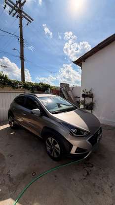 HYUNDAI-HB20X-2021