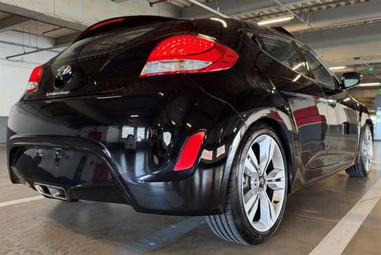 HYUNDAI-VELOSTER-2012