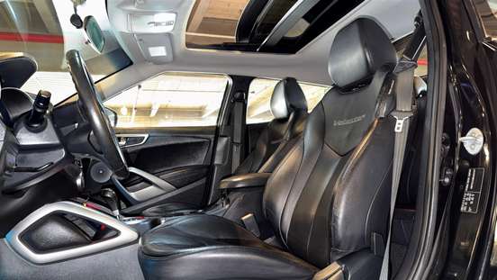 HYUNDAI-VELOSTER-2012