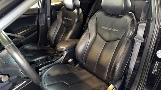 HYUNDAI-VELOSTER-2012